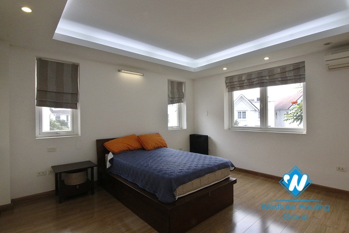 Fully furnished pool villa to rent in Vinhomes Riverside Hanoi